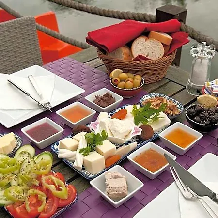 أغفا نهير إيفي - للبالغين فقط 3*