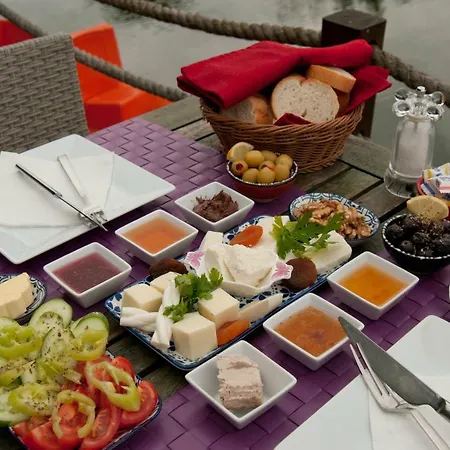 מלון Nehir Evi - Adult Only אגווה